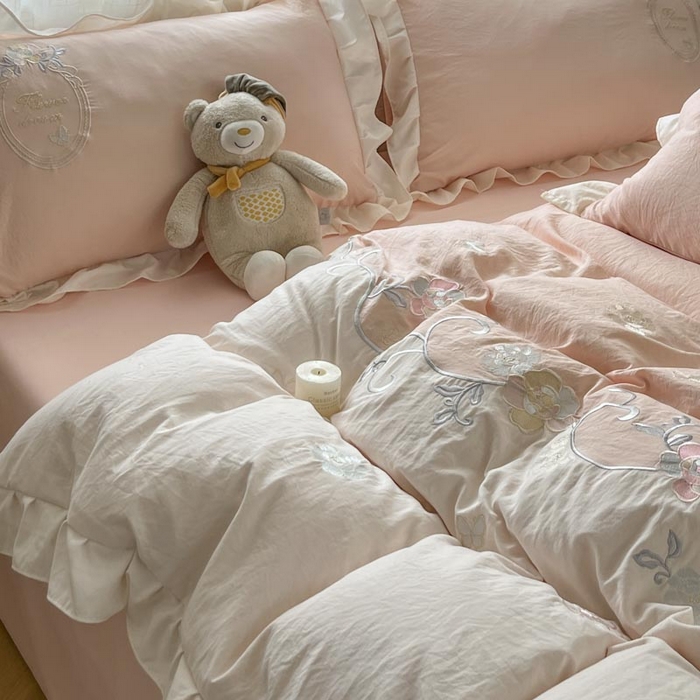 91家纺网 家纺一手货源 找家纺 ab家纺 2025新款夏莉儿系列水洗棉绣花四件套 夏莉儿-微微粉