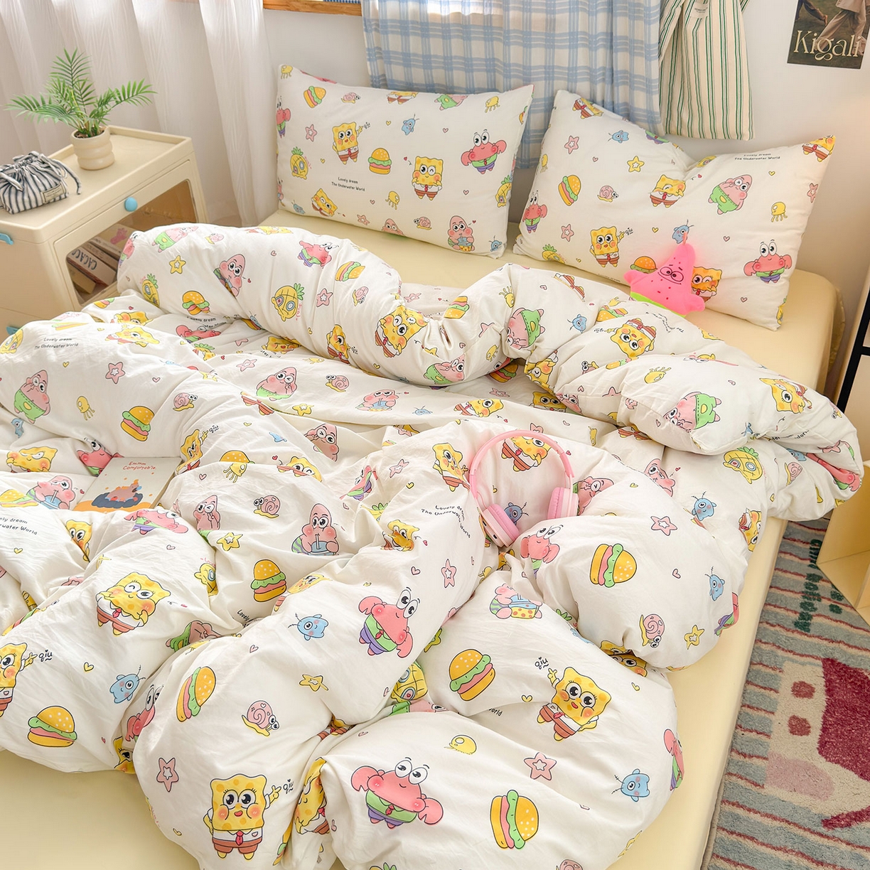 91家纺网 家纺一手货源 找家纺 罗亿家纺 2025新款软绵绵的双拼印花小清新水洗云朵棉四件套（含买家秀场景二）开心小海棉