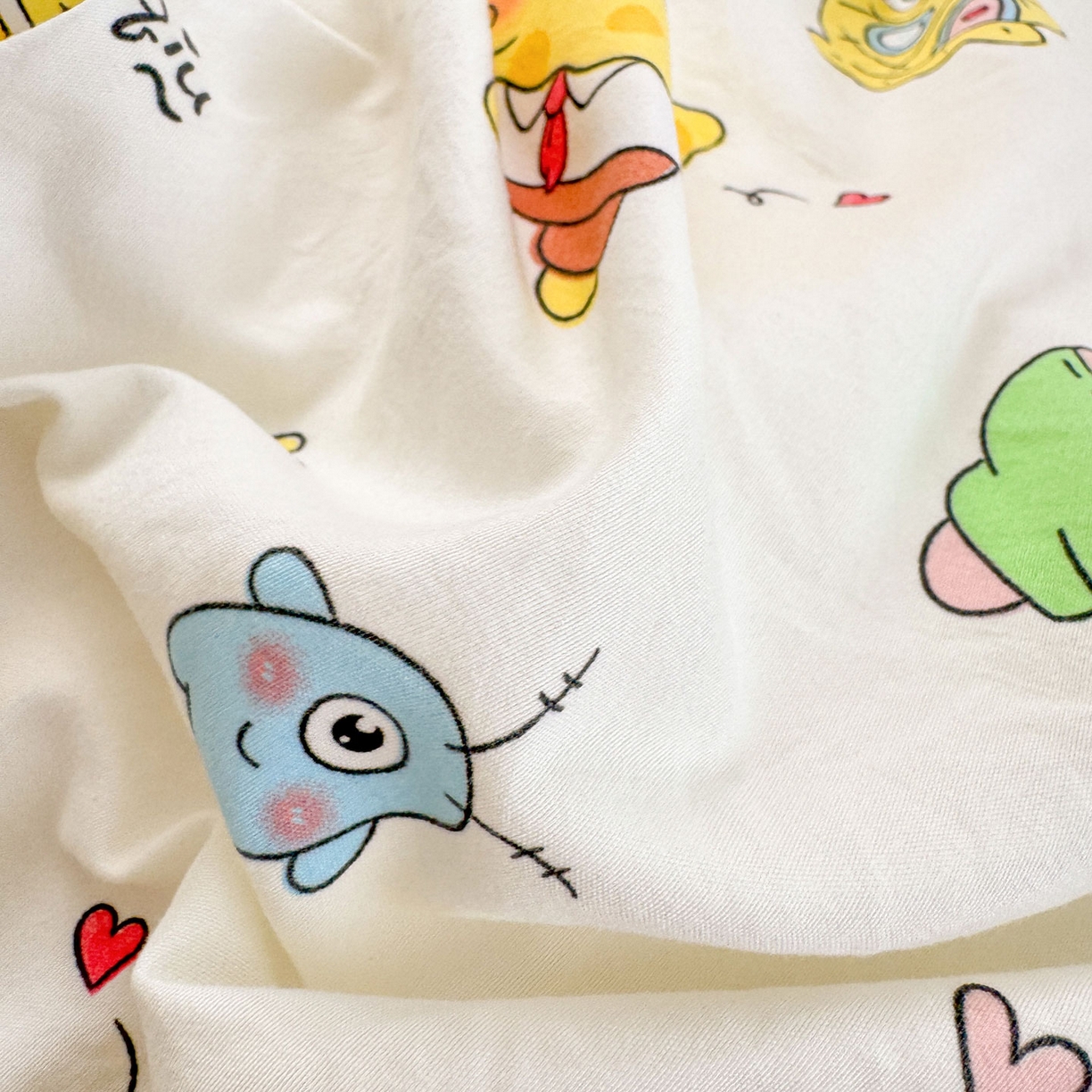 91家纺网 家纺一手货源 找家纺 罗亿家纺 2025新款软绵绵的双拼印花小清新水洗云朵棉四件套（含买家秀场景二）开心小海棉