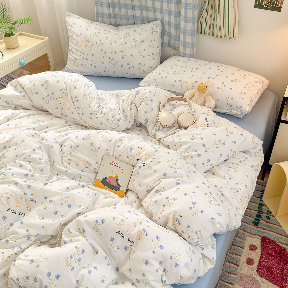 91家纺网 家纺一手货源 找家纺 罗亿家纺 2025新款软绵绵的双拼印花小清新水洗云朵棉四件套（含买家秀场景二）开心一家鸭