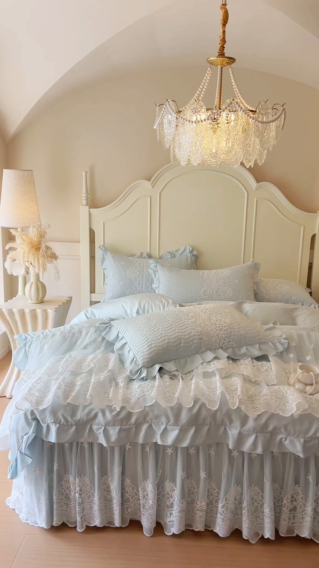 91家纺网 家纺一手货源 找家纺 恋尚 2025新款60S贡缎长绒棉全棉纯棉拉链可拆卸床笠款床裙四件套-曼莉系列 曼莉-清新蓝