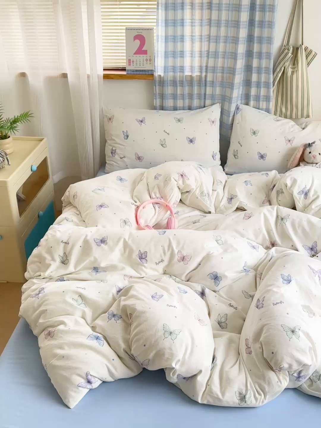 91家纺网 家纺一手货源 找家纺 罗亿家纺 2025新款软绵绵的双拼印花小清新水洗云朵棉四件套（含买家秀场景二）彩蝴蝶