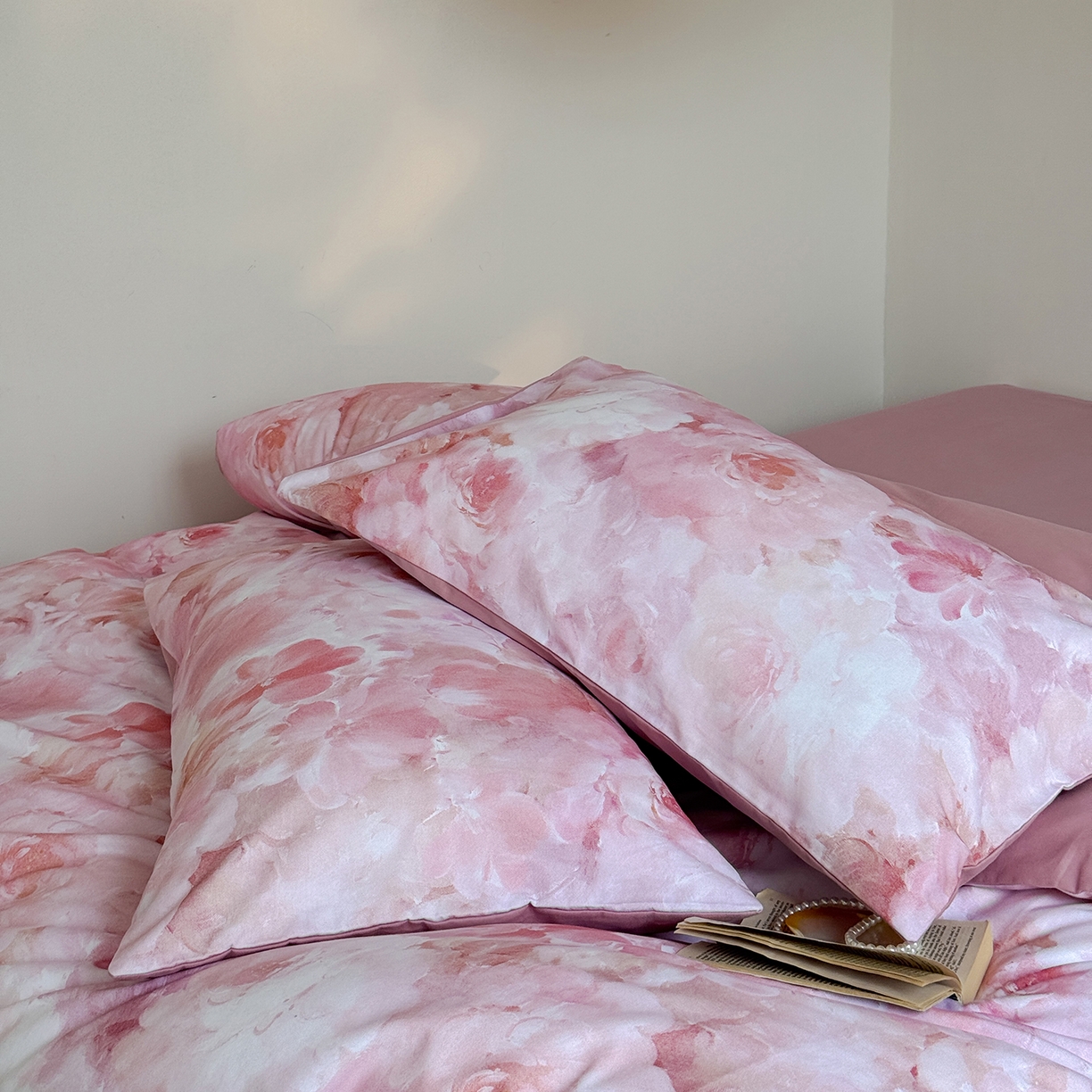 91家纺网 家纺一手货源 找家纺 窝米 2025新款全棉火山磨毛花卉系列四件套-第二批 雾祷粉