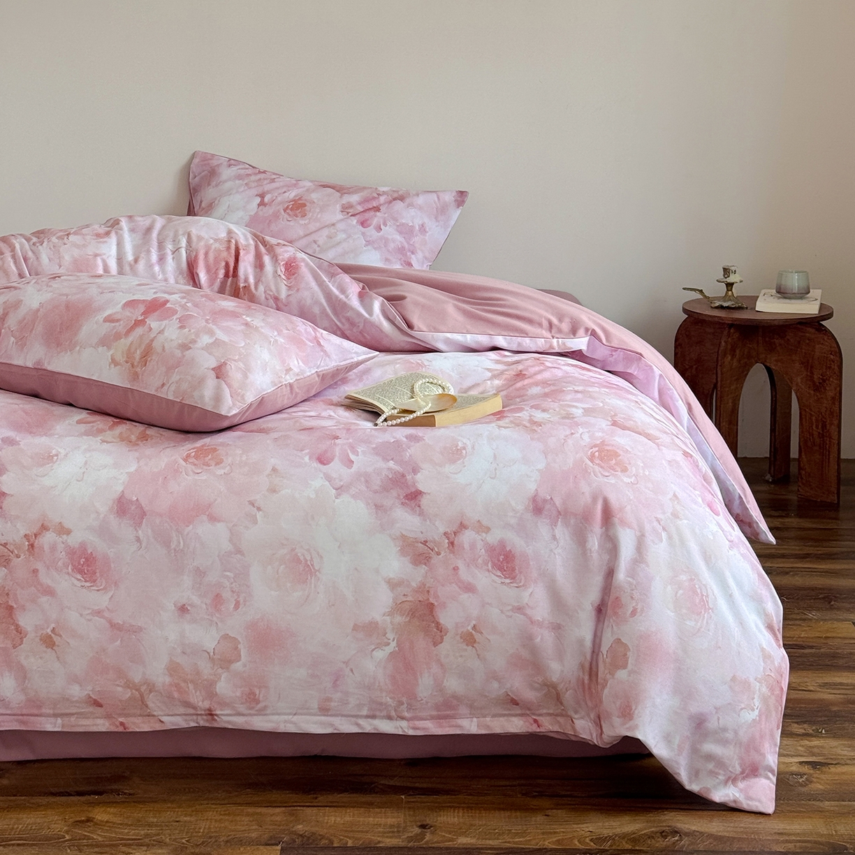 91家纺网 家纺一手货源 找家纺 窝米 2025新款全棉火山磨毛花卉系列四件套-第二批 雾祷粉