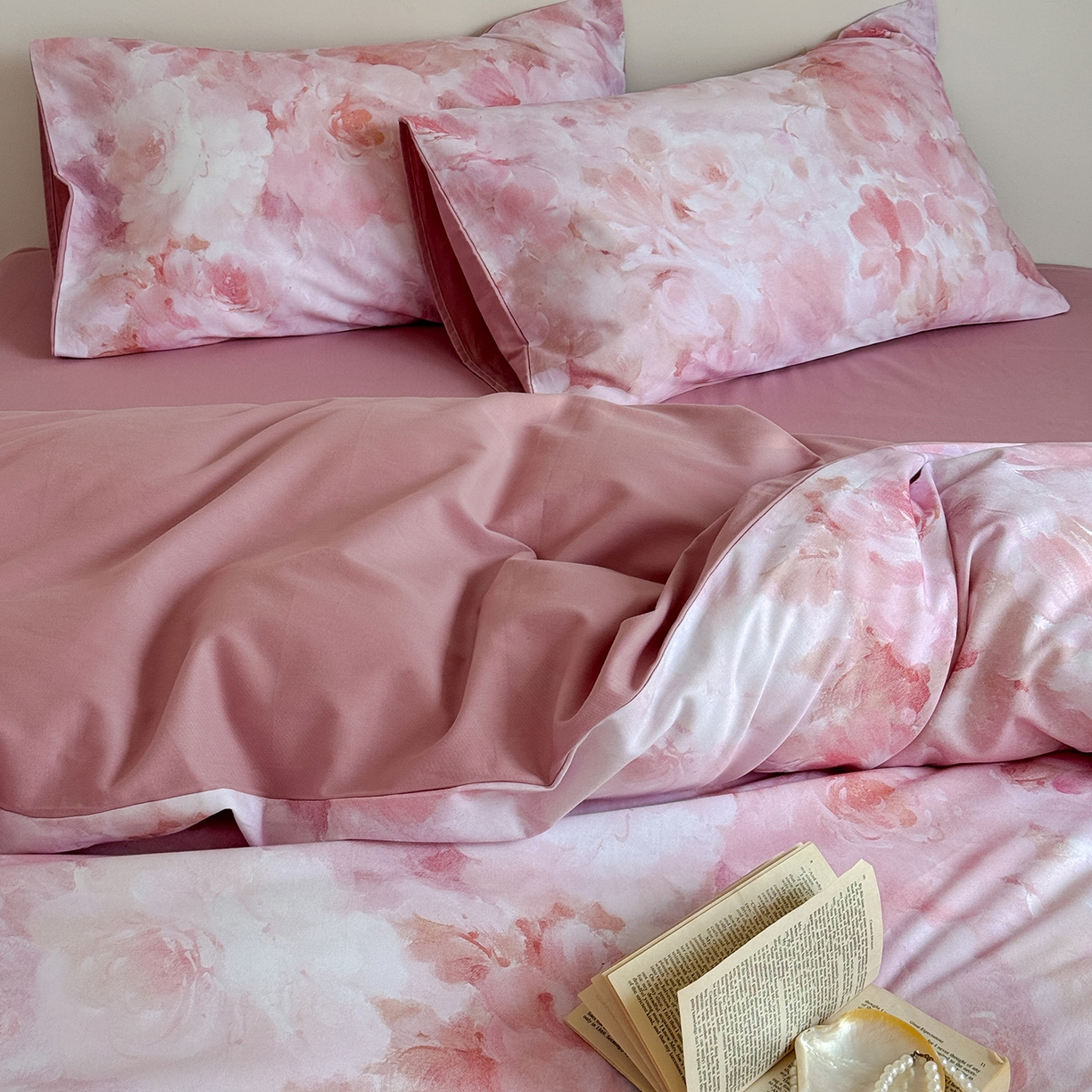 91家纺网 家纺一手货源 找家纺 窝米 2025新款全棉火山磨毛花卉系列四件套-第二批 雾祷粉