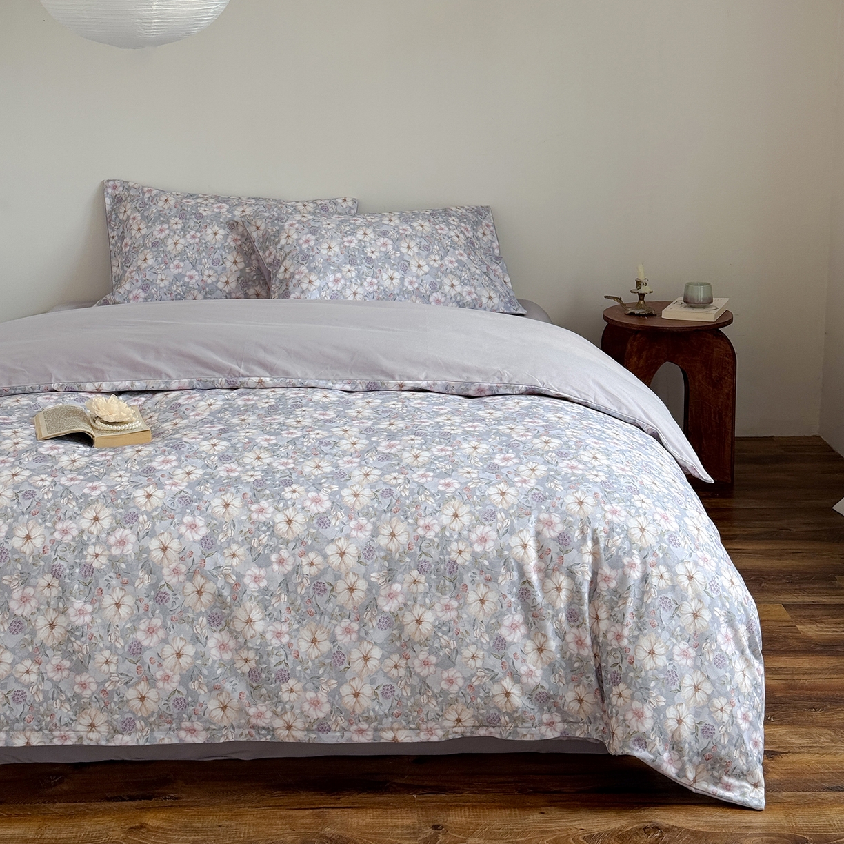 91家纺网 家纺一手货源 找家纺 窝米 2025新款全棉火山磨毛花卉系列四件套-第二批 蜜蔷蓝