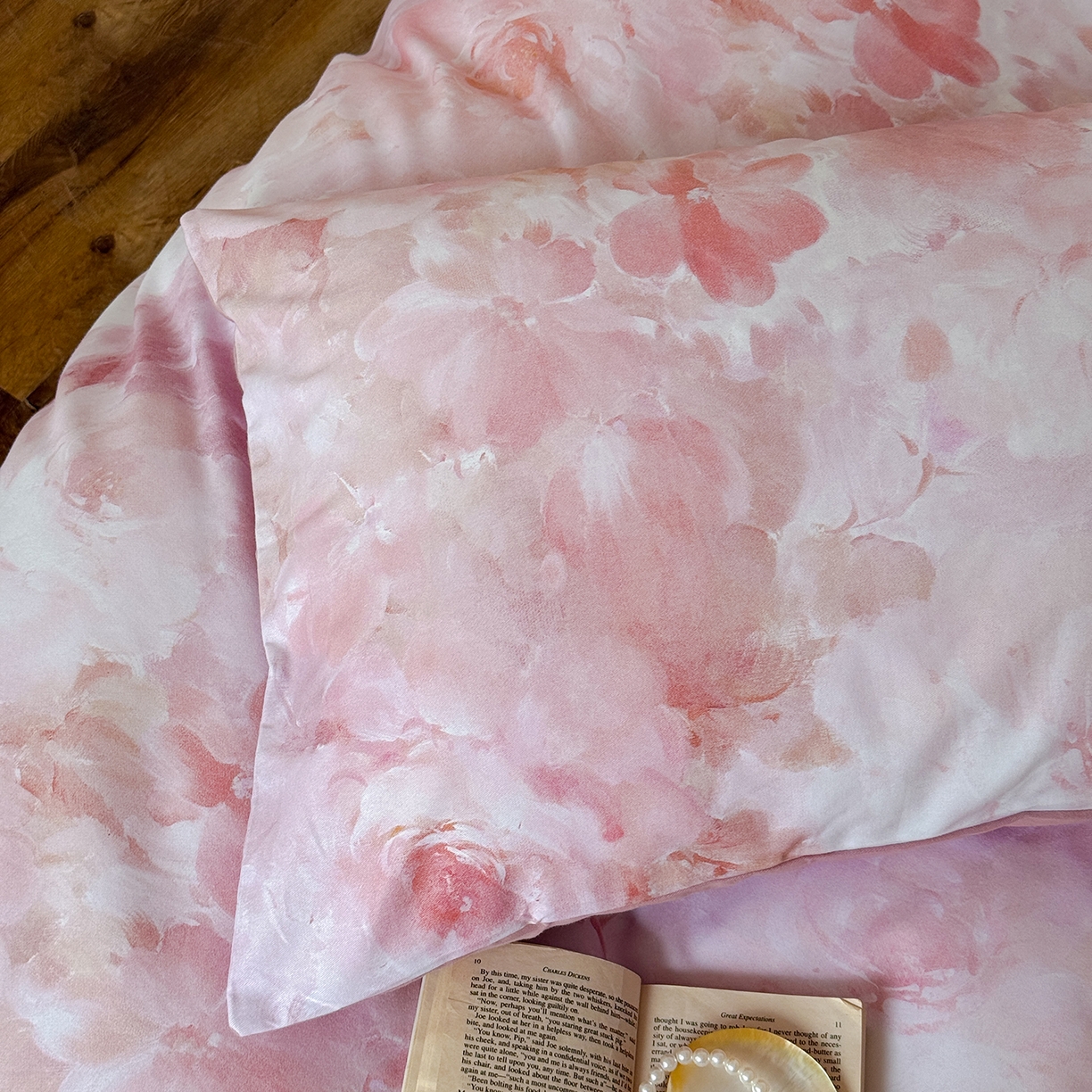 91家纺网 家纺一手货源 找家纺 窝米 2025新款全棉火山磨毛花卉系列四件套-第二批 雾祷粉