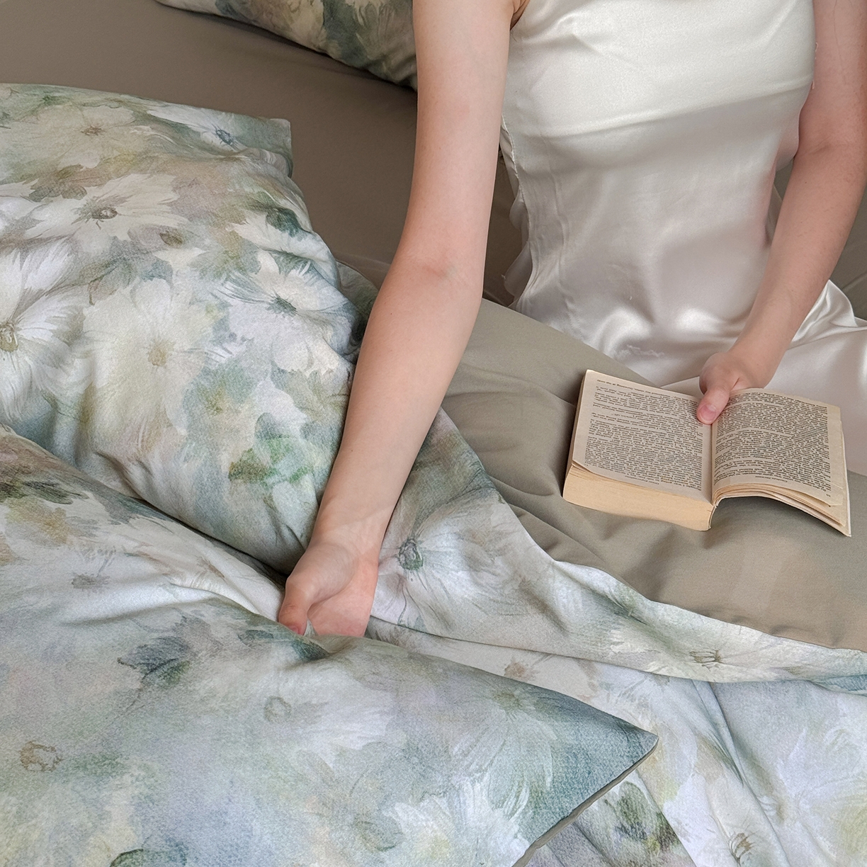 91家纺网 家纺一手货源 找家纺 窝米 2025新款全棉火山磨毛花卉系列四件套-第二批 雾化绿