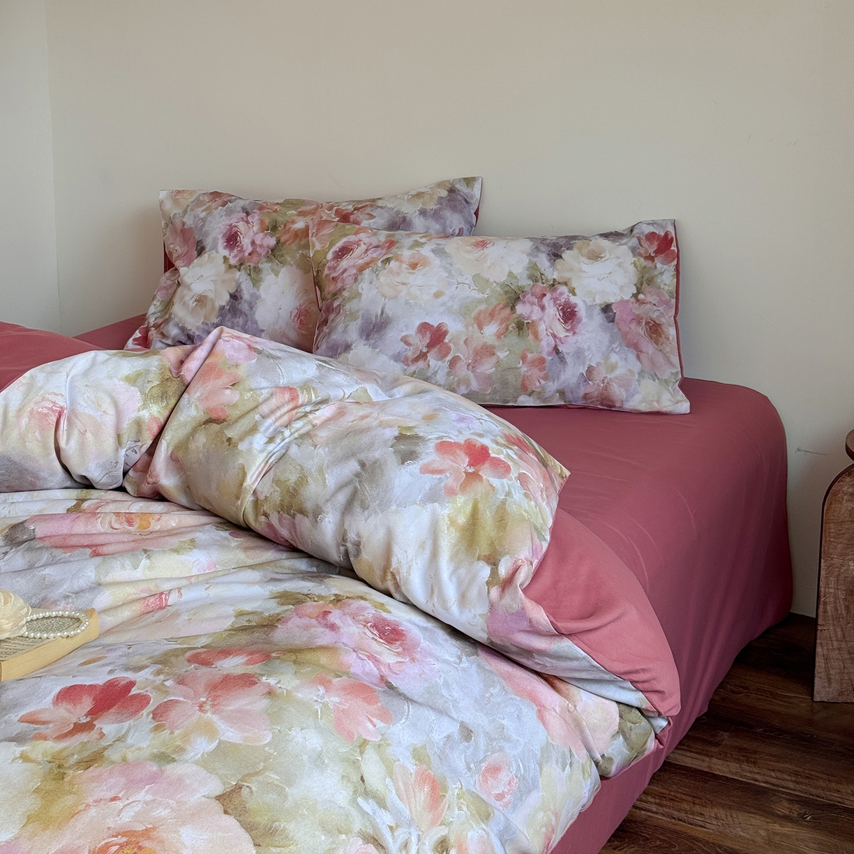 91家纺网 家纺一手货源 找家纺 窝米 2025新款全棉火山磨毛花卉系列四件套-第二批 雾祷桔