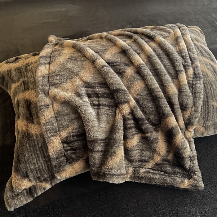 91家纺网 家纺一手货源 找家纺 仟网汇 2025新款兔毛绒法式宽边四件套牛奶绒 鎏金岁月