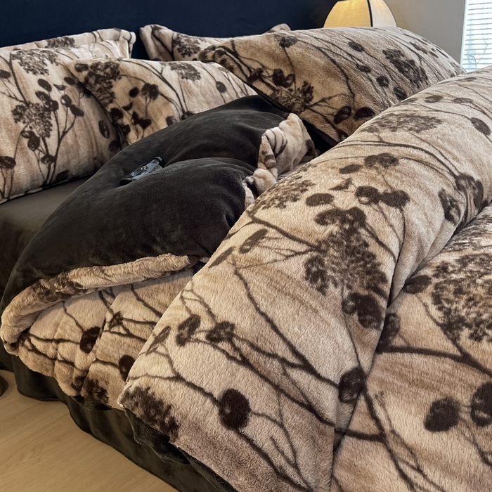 91家纺网 家纺一手货源 找家纺 仟网汇 2025新款兔毛绒法式宽边四件套牛奶绒 陌上花开