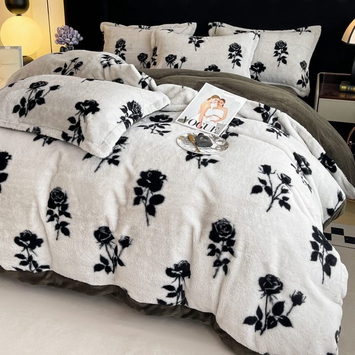 91家纺网 家纺一手货源 找家纺 仟网汇 2025新款兔毛绒法式宽边四件套牛奶绒 邂逅玫瑰