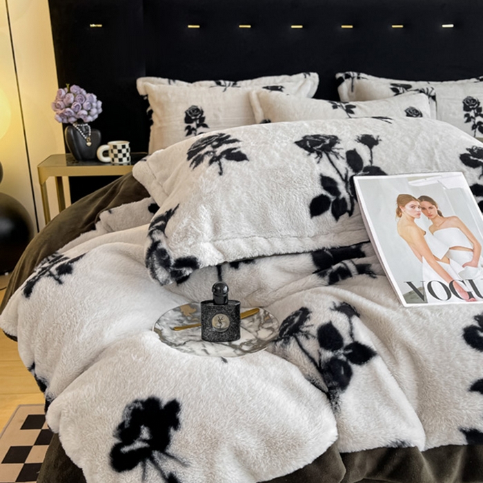 91家纺网 家纺一手货源 找家纺 仟网汇 2025新款兔毛绒法式宽边四件套牛奶绒 邂逅玫瑰