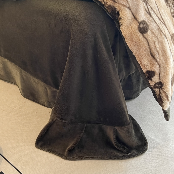 91家纺网 家纺一手货源 找家纺 仟网汇 2025新款兔毛绒法式宽边四件套牛奶绒 陌上花开