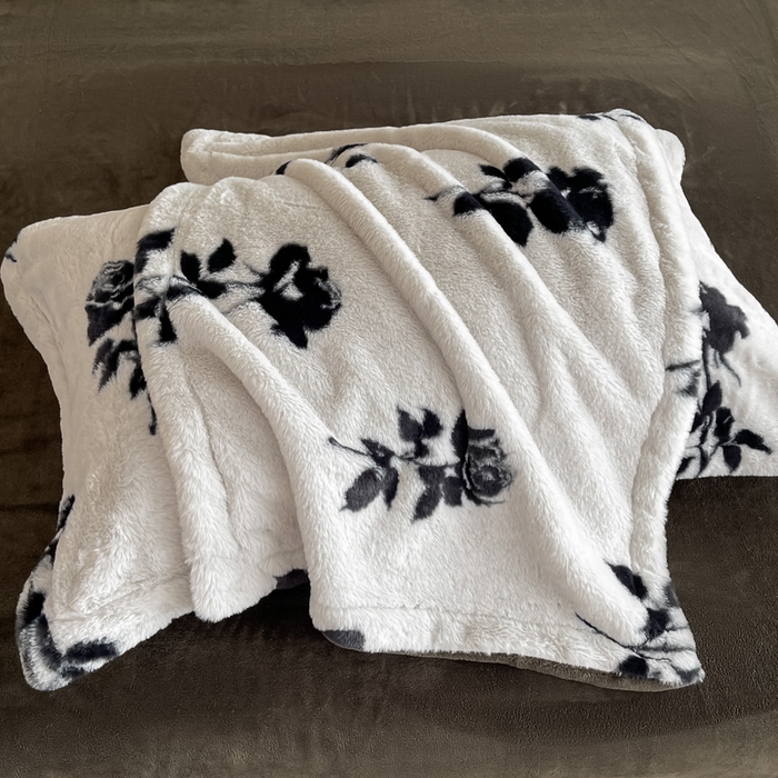 91家纺网 家纺一手货源 找家纺 仟网汇 2025新款兔毛绒法式宽边四件套牛奶绒 邂逅玫瑰