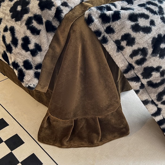 91家纺网 家纺一手货源 找家纺 仟网汇 2025新款兔毛绒法式宽边四件套牛奶绒 豹纹卡其