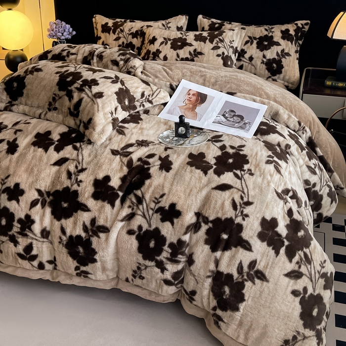 91家纺网 家纺一手货源 找家纺 仟网汇 2025新款兔毛绒法式宽边四件套牛奶绒 干枯玫瑰