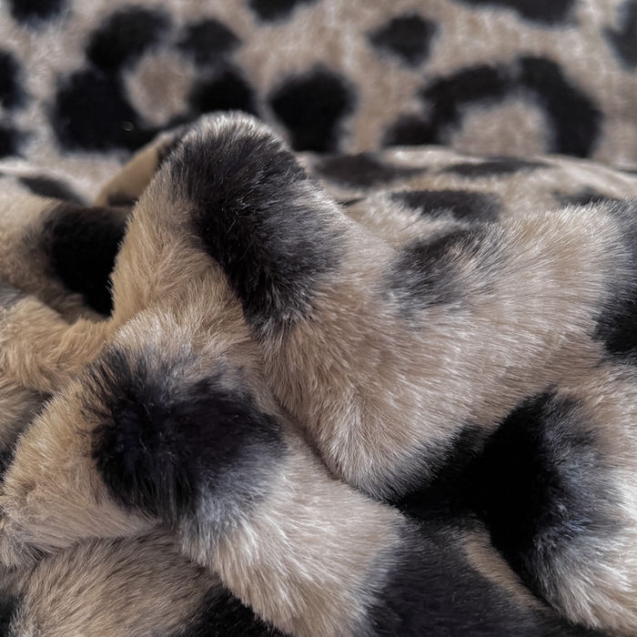 91家纺网 家纺一手货源 找家纺 仟网汇 2025新款兔毛绒法式宽边四件套牛奶绒 豹纹卡其