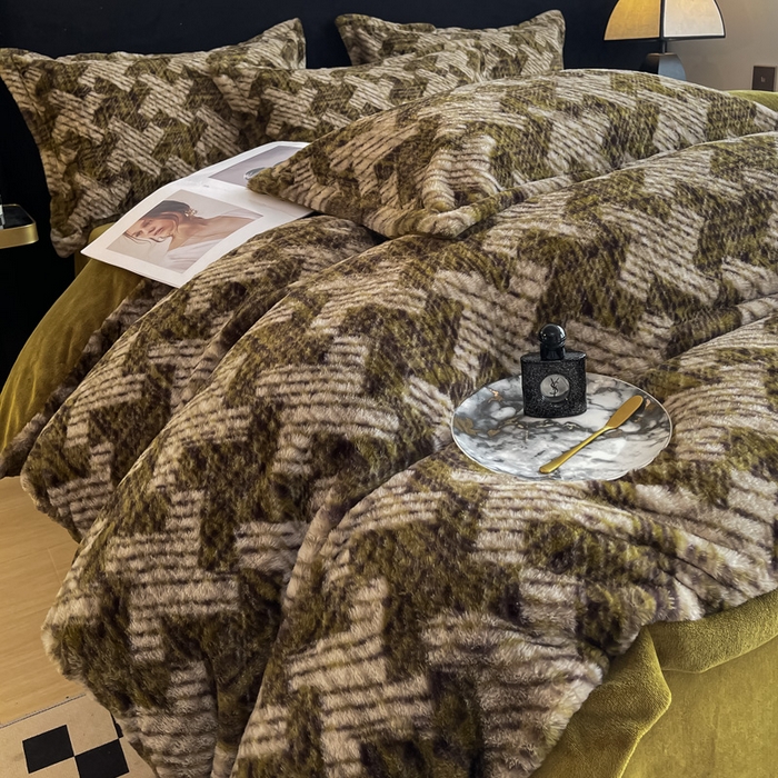 91家纺网 家纺一手货源 找家纺 仟网汇 2025新款兔毛绒法式宽边四件套牛奶绒 绿影阑珊