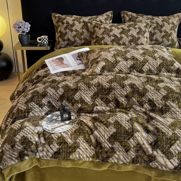 91家纺网 家纺一手货源 找家纺 仟网汇 2025新款兔毛绒法式宽边四件套牛奶绒 绿影阑珊