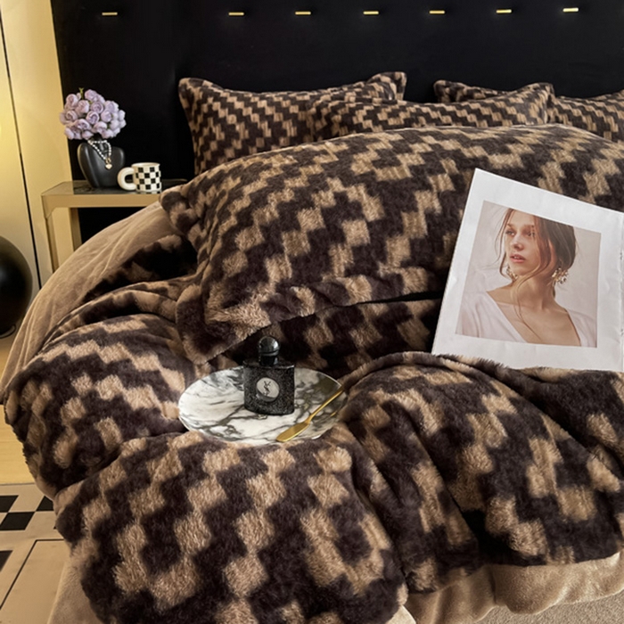 91家纺网 家纺一手货源 找家纺 仟网汇 2025新款兔毛绒法式宽边四件套牛奶绒 南法假日