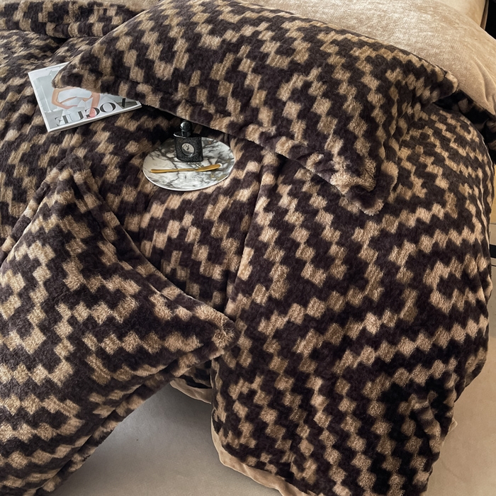 91家纺网 家纺一手货源 找家纺 仟网汇 2025新款兔毛绒法式宽边四件套牛奶绒 南法假日