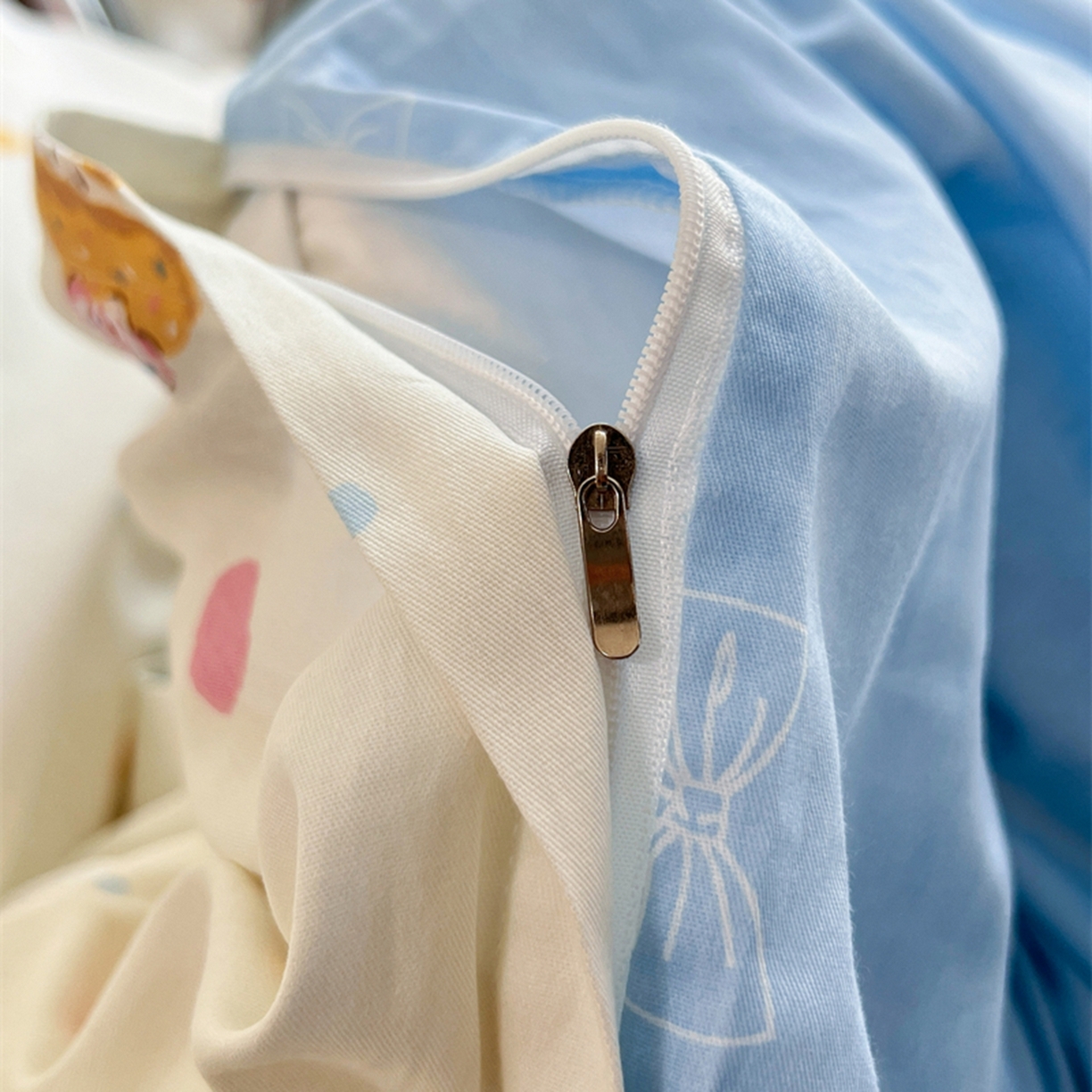 91家纺网 家纺一手货源 找家纺 红馆 2025年全棉12868印花系列四件套 芙芙小狗