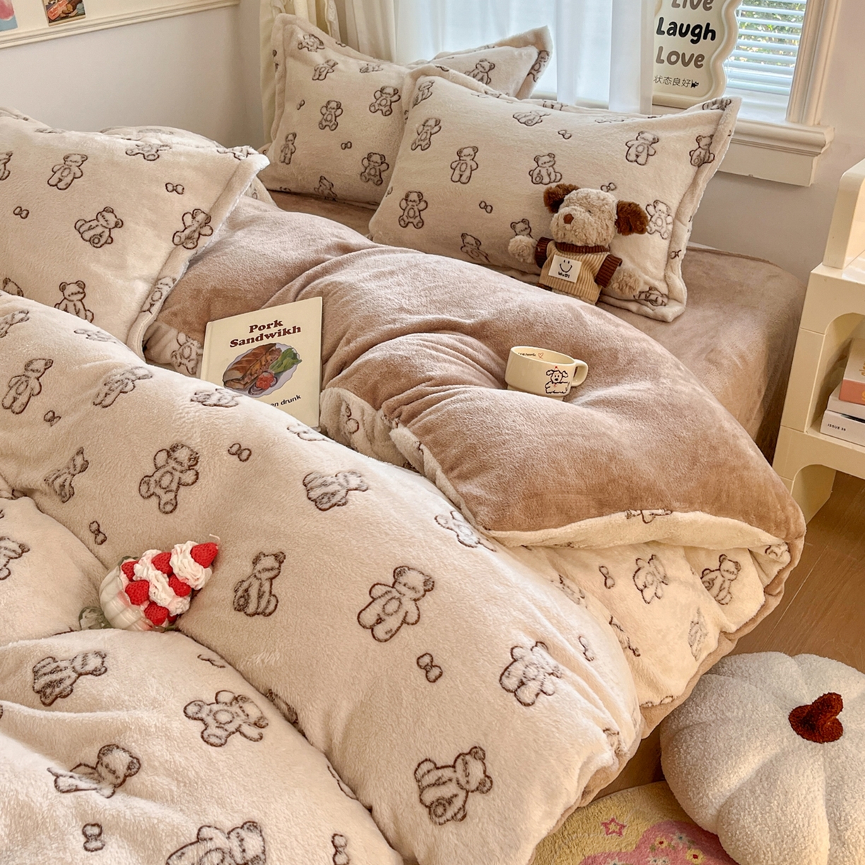 91家纺网 家纺一手货源 找家纺 （总）川悦生活 2025新款立体雪花绒印花大床四件套系列一场景二