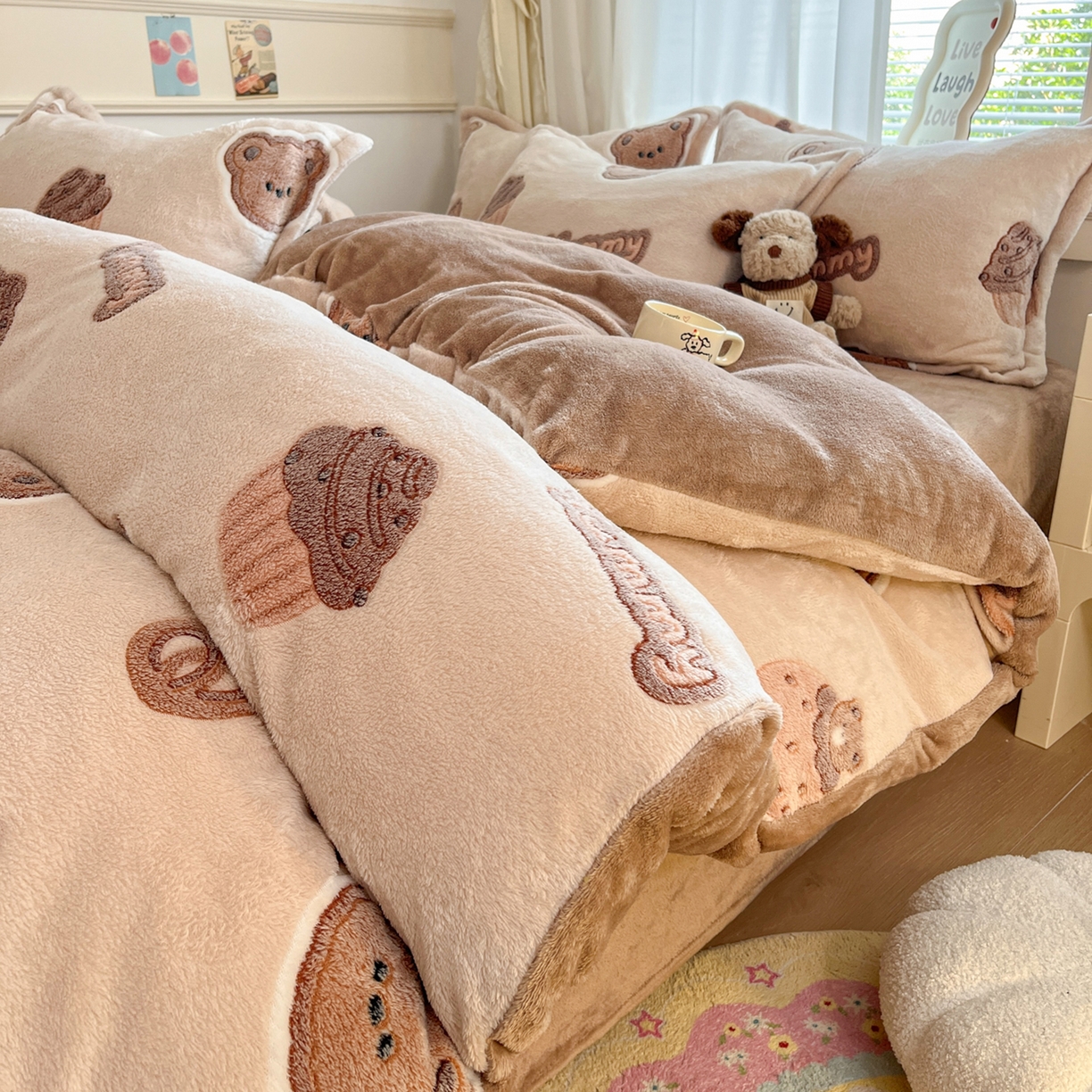 91家纺网 家纺一手货源 找家纺 （总）川悦生活 2025新款立体雪花绒印花大床四件套系列一场景二