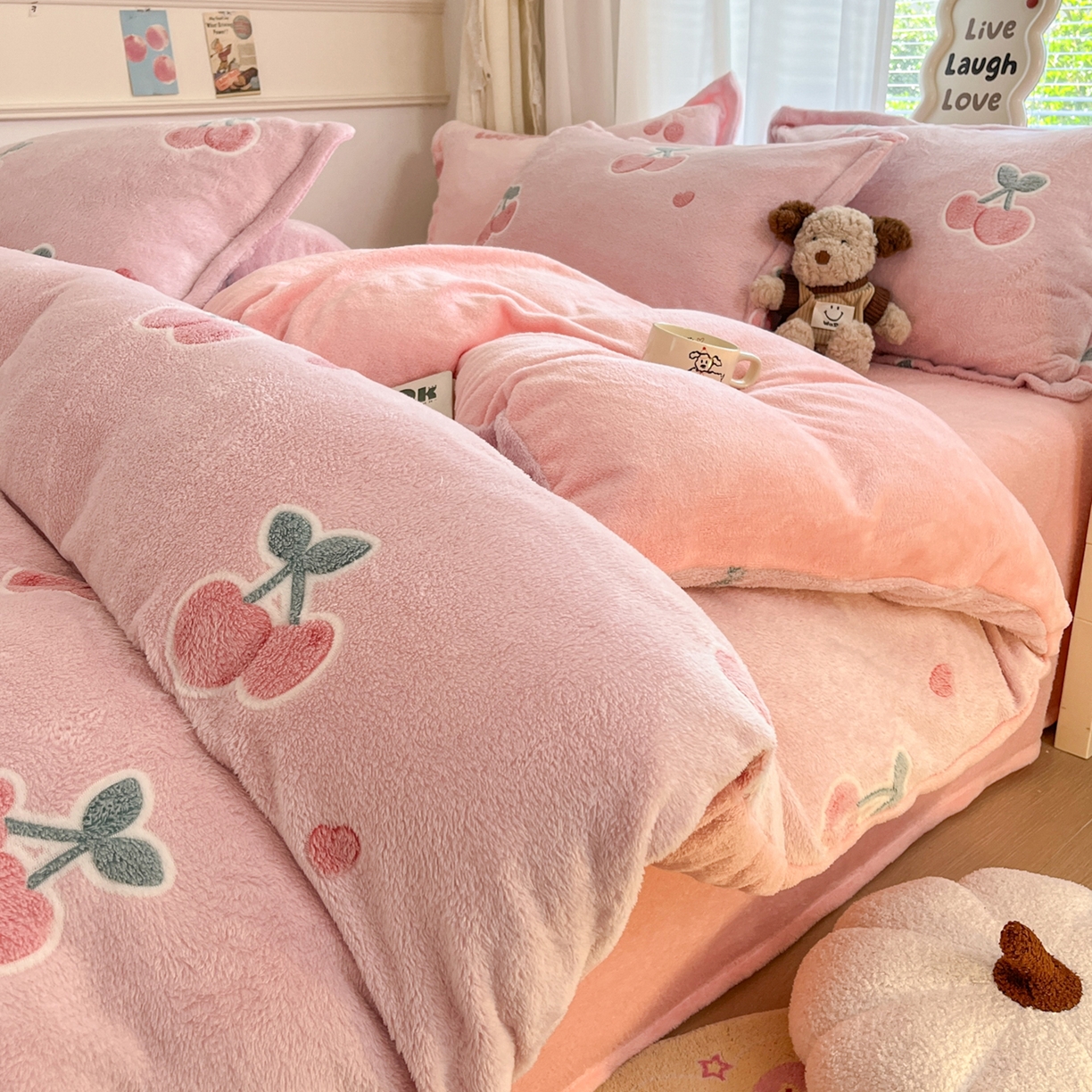 91家纺网 家纺一手货源 找家纺 （总）川悦生活 2025新款立体雪花绒印花大床四件套系列一场景二