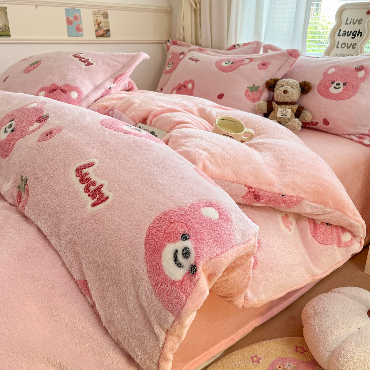 91家纺网 家纺一手货源 找家纺 （总）川悦生活 2025新款立体雪花绒印花大床四件套系列一场景二