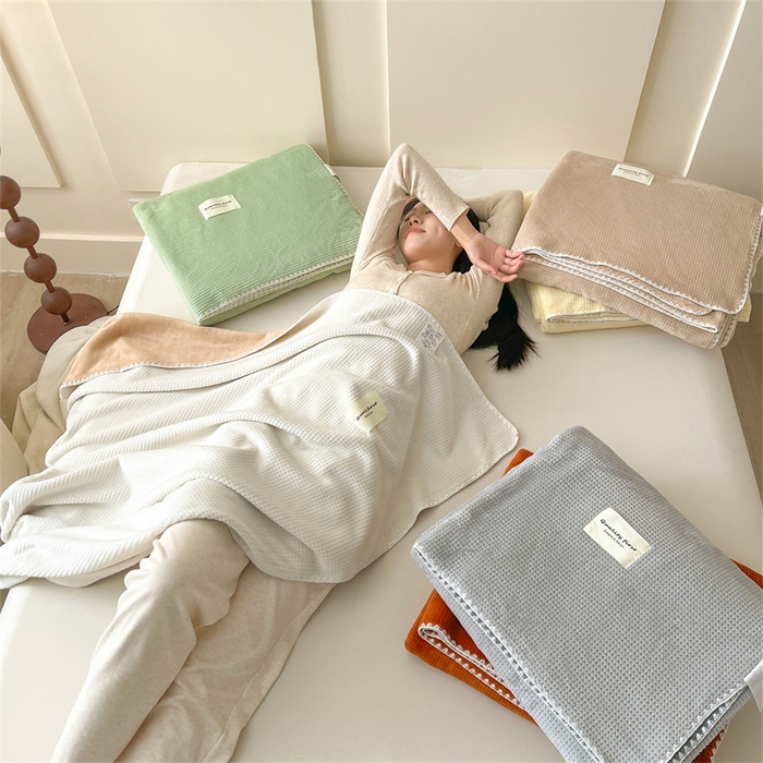 91家纺网 家纺一手货源 找家纺 澳梵家居 2025新款华夫格绒四季毯毛毯 组合图