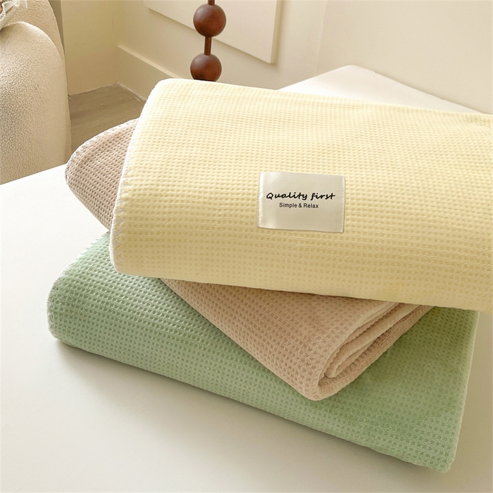 91家纺网 家纺一手货源 找家纺 澳梵家居 2025新款华夫格绒四季毯毛毯 组合图