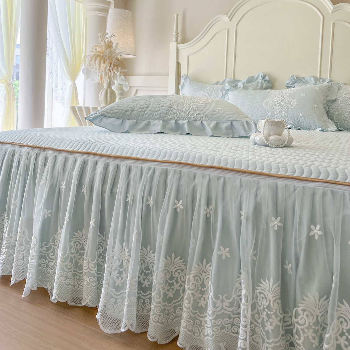 91家纺网 家纺一手货源 找家纺 恋尚 2025新款60S贡缎长绒棉全棉纯棉拉链可拆卸单被套床笠款单床裙床裙单品-曼莉系列 控价170起！ 曼莉-清新蓝