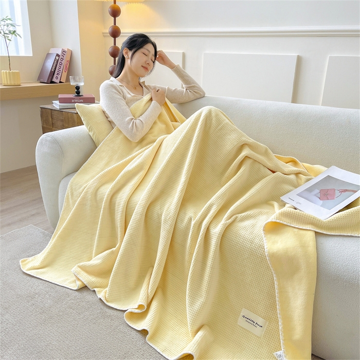 91家纺网 家纺一手货源 找家纺 澳梵家居 2025新款华夫格绒四季毯毛毯 奶油黄