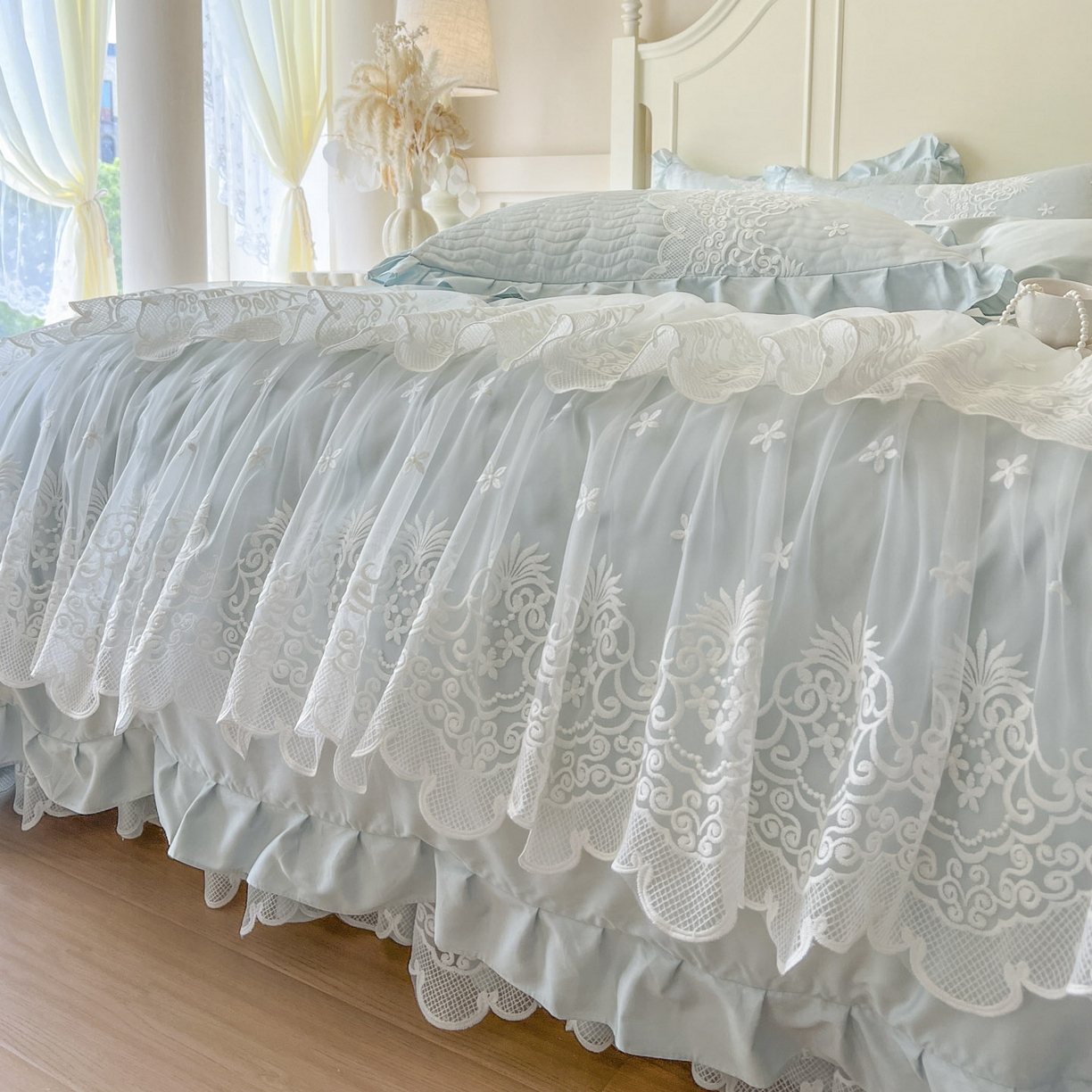 91家纺网 家纺一手货源 找家纺 恋尚 2025新款60S贡缎长绒棉全棉纯棉拉链可拆卸单被套床笠款单床裙床裙单品-曼莉系列 控价170起！ 曼莉-清新蓝