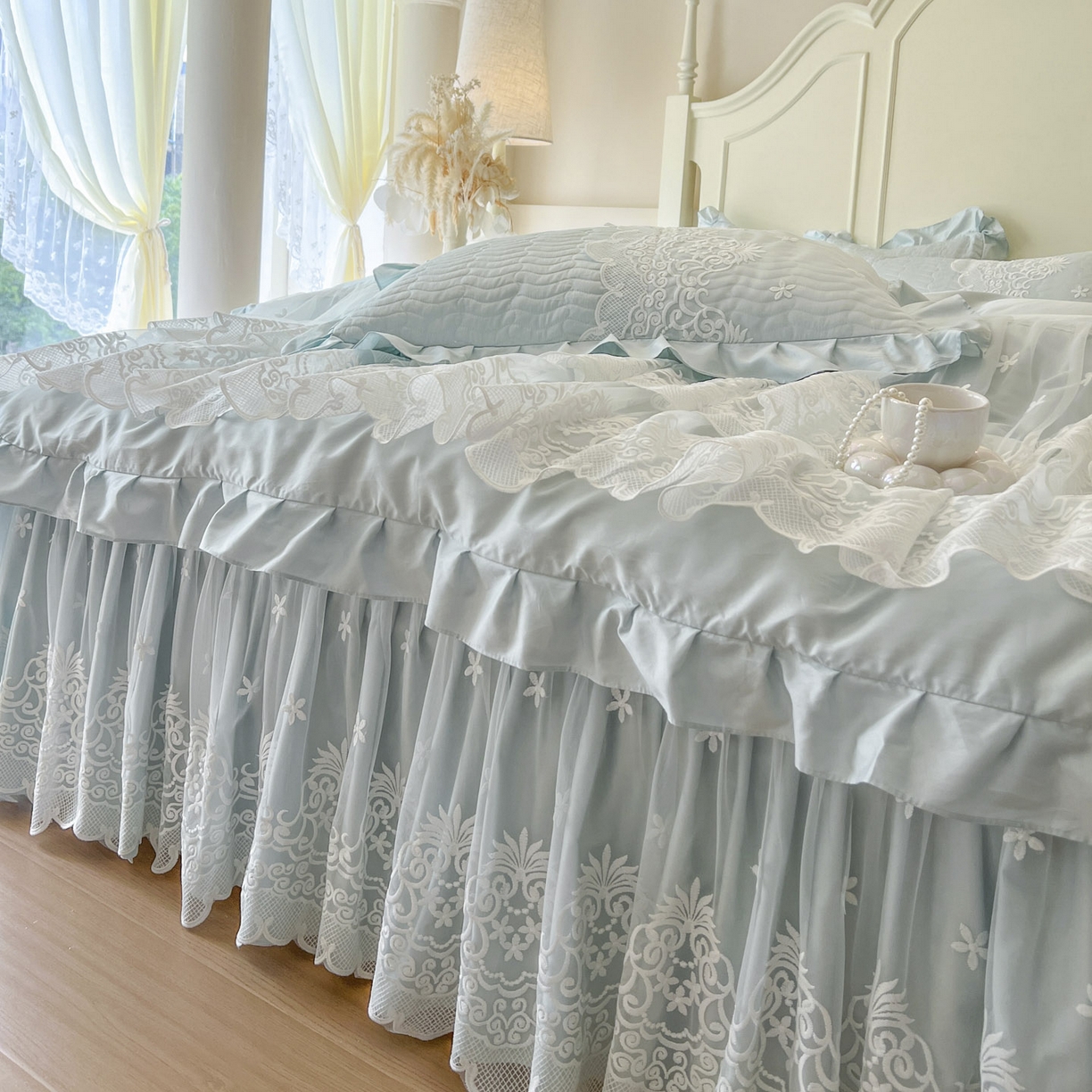 91家纺网 家纺一手货源 找家纺 恋尚 2025新款60S贡缎长绒棉全棉纯棉拉链可拆卸单被套床笠款单床裙床裙单品-曼莉系列 控价170起！ 曼莉-清新蓝