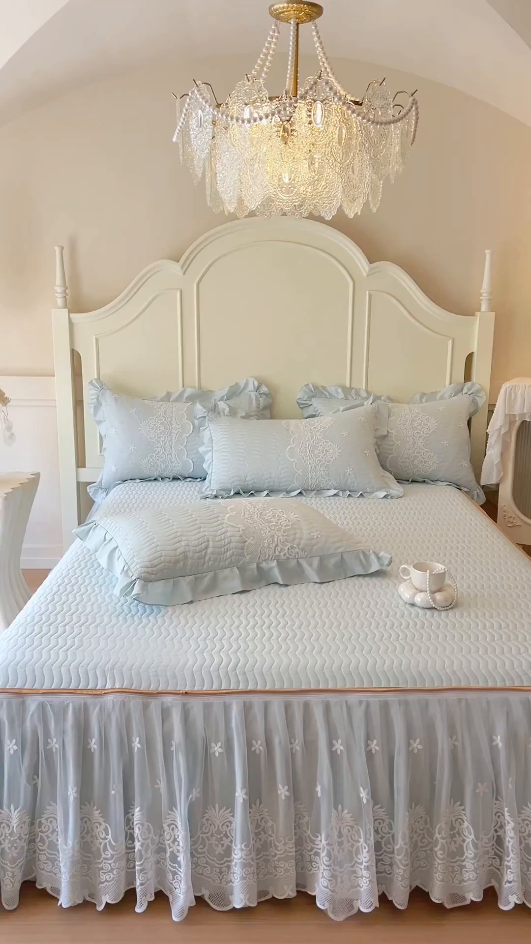 91家纺网 家纺一手货源 找家纺 恋尚 2025新款60S贡缎长绒棉全棉纯棉拉链可拆卸单被套床笠款单床裙床裙单品-曼莉系列 控价170起！ 曼莉-清新蓝