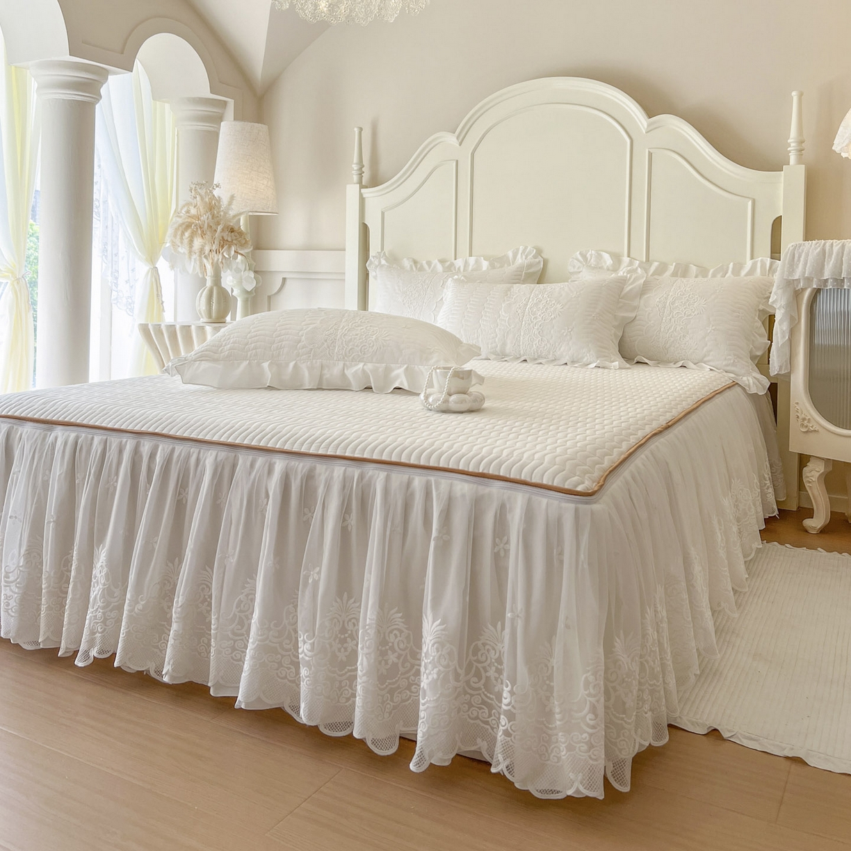 91家纺网 家纺一手货源 找家纺 恋尚 2025新款60S贡缎长绒棉全棉纯棉拉链可拆卸单被套床笠款单床裙床裙单品-曼莉系列 控价170起！ 曼莉-珍珠白