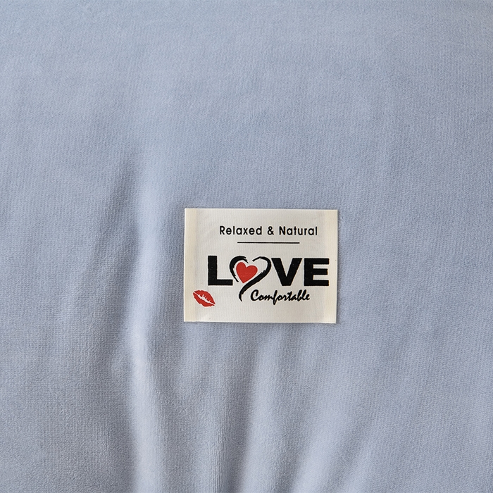 91家纺网 家纺一手货源 找家纺 （总）妮恒美家纺 2025新款高克重直播纯色牛奶绒宽边工艺款四件套