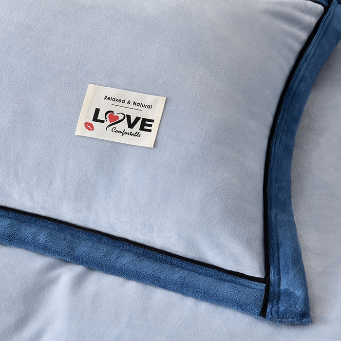 91家纺网 家纺一手货源 找家纺 （总）妮恒美家纺 2025新款高克重直播纯色牛奶绒宽边工艺款四件套