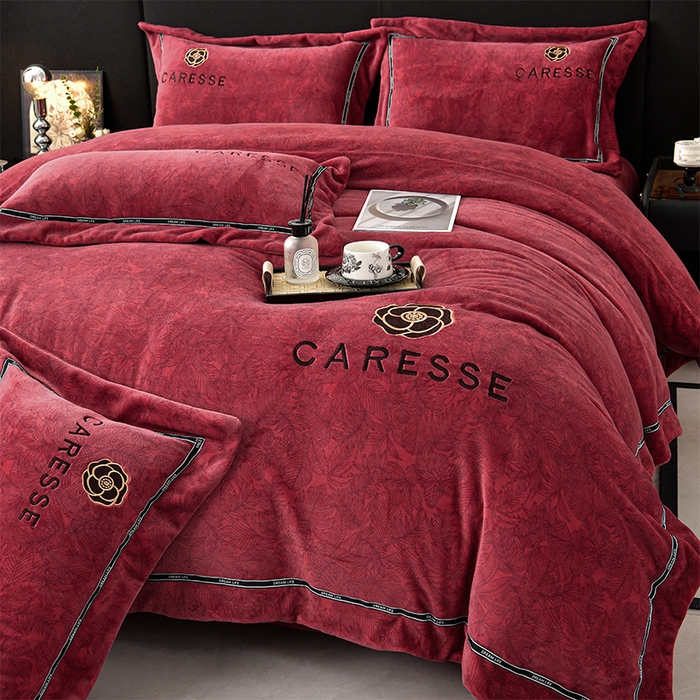 91家纺网 家纺一手货源 找家纺 （总）妮恒美家纺 2025新款高克重牛奶绒刺绣四件套-山茶花系列