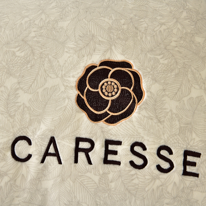 91家纺网 家纺一手货源 找家纺 妮恒美家纺 2025新款高克重牛奶绒刺绣四件套-山茶花-白奶咖