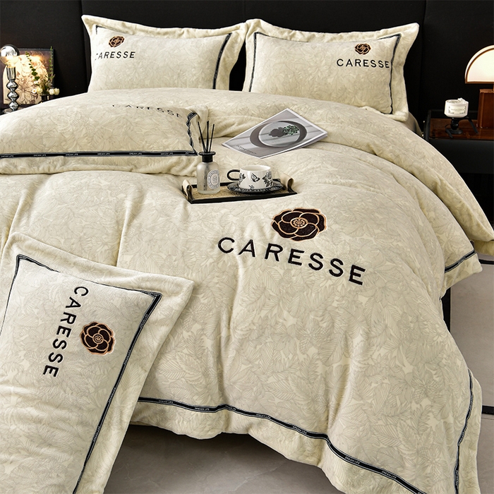 妮恒美家纺 2025新款高克重牛奶绒刺绣四件套-山茶花-白奶咖