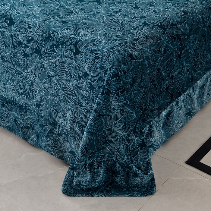 91家纺网 家纺一手货源 找家纺 妮恒美家纺 2025新款高克重牛奶绒刺绣四件套-山茶花-藏蓝黑