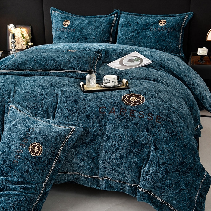 妮恒美家纺 2025新款高克重牛奶绒刺绣四件套-山茶花-藏蓝黑
