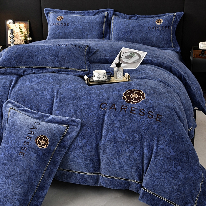 妮恒美家纺 2025新款高克重牛奶绒刺绣四件套-山茶花-雾蓝