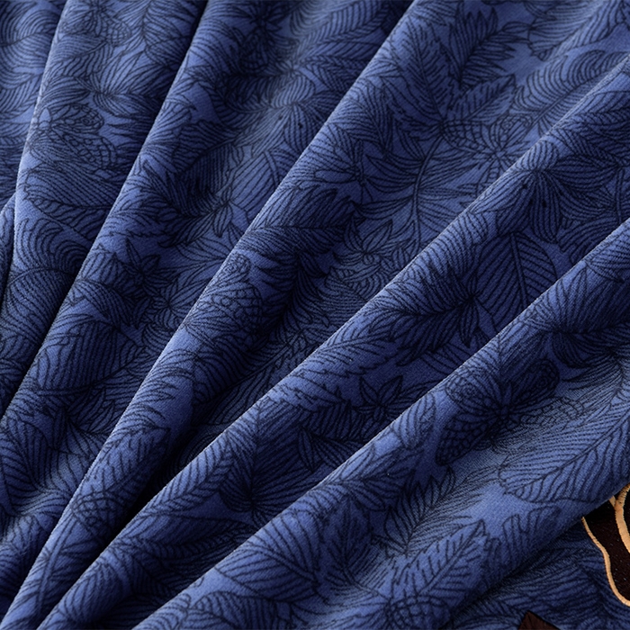 91家纺网 家纺一手货源 找家纺 妮恒美家纺 2025新款高克重牛奶绒刺绣四件套-山茶花-雾蓝