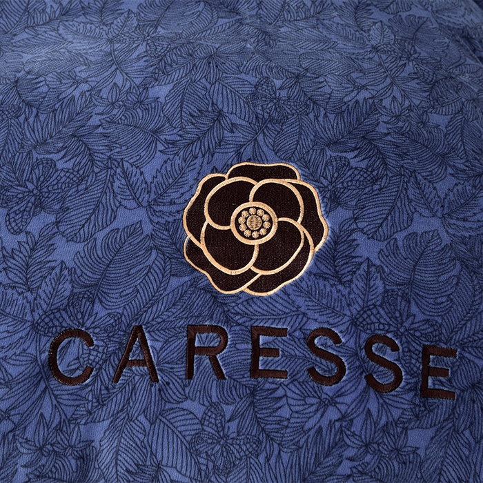 91家纺网 家纺一手货源 找家纺 妮恒美家纺 2025新款高克重牛奶绒刺绣四件套-山茶花-雾蓝