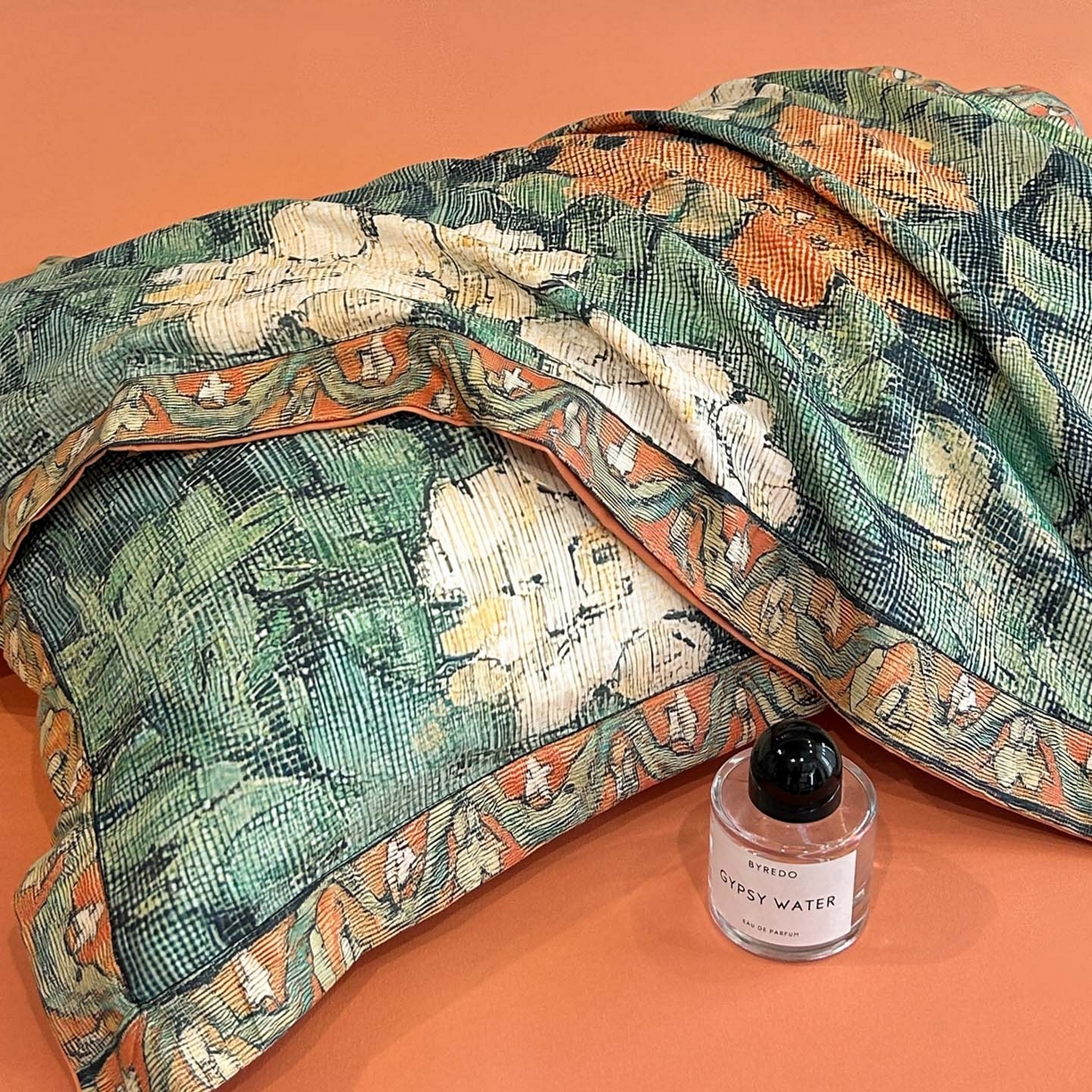 91家纺网 家纺一手货源 找家纺 花沐家居 2025新款宽边轻奢亲肤棉四件套 阑梦